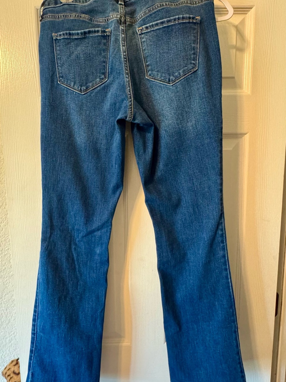 Old Navy Kicker Bootcut Women's Jeans - Picture 2 of 6